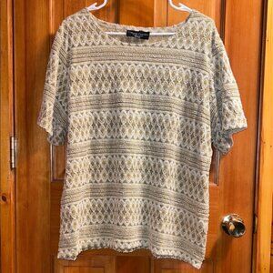 XL Tan and White California Concepts Top